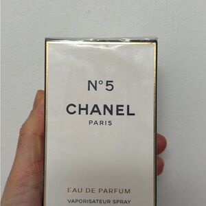 CHANEL No. 5 Eau de Parfum - Black and Gold